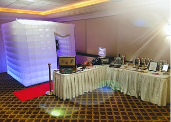 Illuminate Photo Booths Illuminate Photo Booths - Chula Vista, CA Photo Booth Companies - Wedding Booth Services