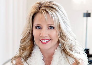 Intuitive Insights For Life with Martha Reed - Glendale, AZ Hypnotherapy - Doctor Portrait Image