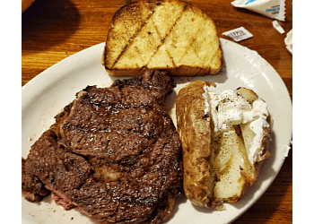3 Best Steak Houses in Des Moines, IA - Expert Recommendations