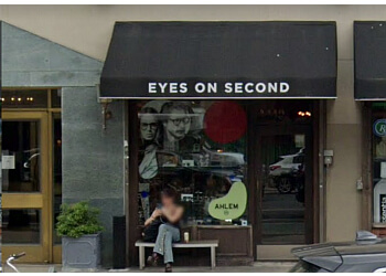 New York Pediatric Optometrists Irina Shiyan, OD - EYES ON SECOND