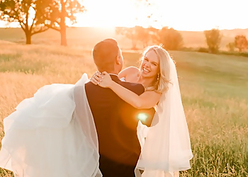 Cedar Rapids Wedding Photographers Ivory+Bliss