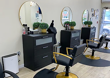 JC’s Beauty Salon - Paterson, NJ Hair Salons - Salon Interior Image