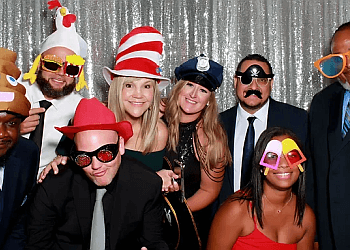 JE Hedges Photography & Photo Booths Columbus Photo Booth Companies