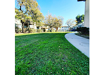 Fresno Lawn Care Services JH Lawn Services INC.
