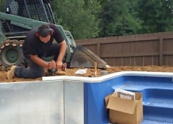 Akron Pool Services Lowry Pools & Spas LLC