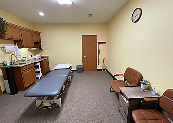 Jack Pan, DPT - YOUR NEIGHBOR PHYSICAL THERAPY - Dayton, OH Physical Therapists - Treatment Room Image