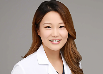 Jae Choi DDS - SMILEBLISS ORTHODONTICS Jae Choi DDS - SMILEBLISS ORTHODONTICS - Tempe, AZ Orthodontists - Doctor With Patient Image