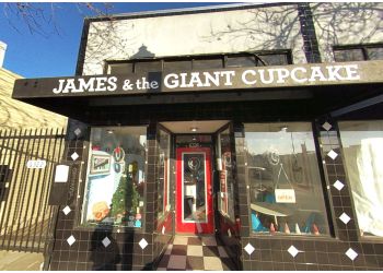 James & The Giant Cupcake 