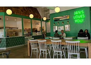 Jan's Health Bar - Huntington Beach, CA Smoothie and Juice Bars - Table Setup Image