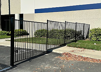 Jazmin Fence &Gates Co Ontario Fencing Contractors image 1
