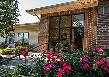 Topeka Cosmetic Dentists Jeffrey G. Larkin, DDS - WESTPORT DENTAL