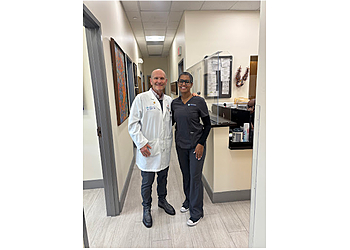 Jeffrey Gelblum, MD, FAAN - Pembroke Pines, FL Neurologists - Doctor With Patient Image