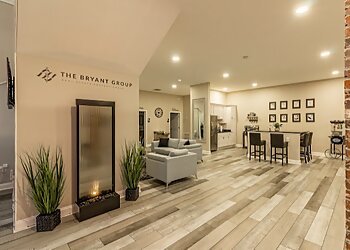 Virginia Beach Real Estate Agents Jenn Bryant - THE BRYANT GROUP