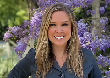 Jennifer Barrett, DDS - BARRETT FAMILY DENTAL Jennifer Barrett, DDS - BARRETT FAMILY DENTAL - Tacoma, WA Dentists - Doctor Portrait Image