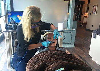 Lexington Cosmetic Dentists Jenny Miller, DMD - HAMBURG EXPRESSIONS