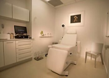 Miami Plastic Surgeon Jhonny Salomon, MD, FACS