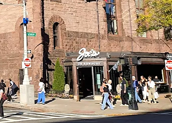 Boston American Restaurants Joe’s on Newbury