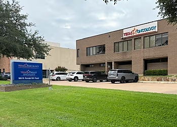 Arlington Oncologists John W. Adams, DO, FACOI - Texas Oncology-Arlington Cancer Center North