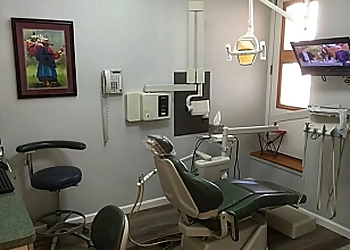 Newark Dentists Jorge E. Vallejo, DMD