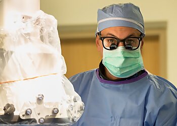 Phoenix Neurosurgeons Juan Uribe, MD - BARROW BRAIN AND SPINE