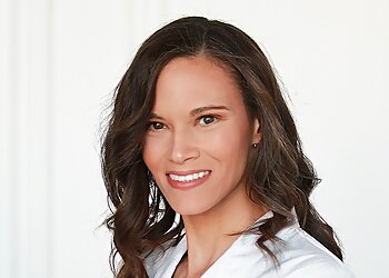 Julia Graves, MD - DERMATOLOGY CENTER OF THE EAST BAY Oakland Dermatologists image 1