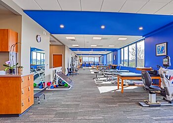 Austin Physical Therapists Julie Mankinen, PT, OCS, FAAOMPT - SYMMETRY PHYSICAL THERAPY