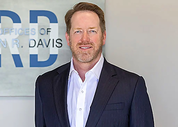 Justin R. Davis - LAW OFFICE OF JUSTIN R. DAVIS PLLC Peoria Real Estate Lawyers image 1