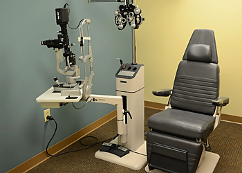 Kamal Kishore, MD - Peoria, IL Eye Doctors - Treatment Room Image