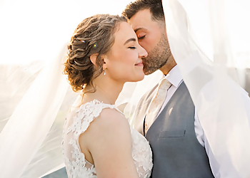 Kassondra Photography - Lincoln, NE Wedding Photographers - Portrait