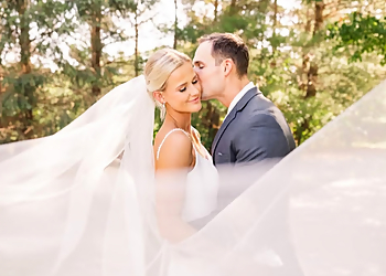 Kassondra Photography Kassondra Photography - Lincoln, NE Wedding Photographers - Professional Portrait Image