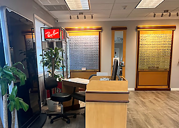 Aurora Pediatric Optometrists Kelly Aung Chinosornvatana, O.D - EYEMAX VISION