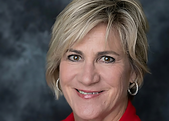 Kelly Hagar - STATE FARM INSURANCE AGENT Kelly Hagar - West Palm Beach, FL Insurance Agents - Professional Portrait Image