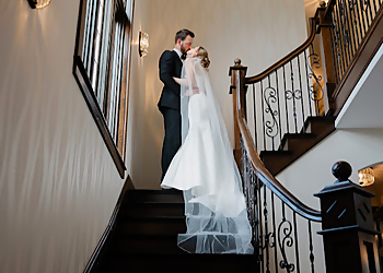 Kelly Jo Photography - Grand Rapids, MI Wedding Photographers - Professional Highlights