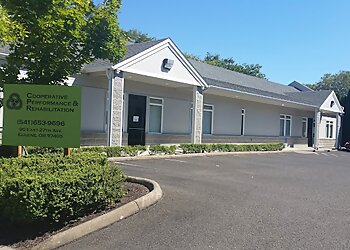 Eugene Physical Therapists Kenji Carp, PT, OCS, ATC - COOPERATIVE PERFORMANCE & REHABILITATION