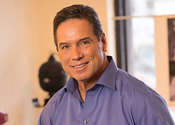 Kenneth Barraza, MD - THE FACE & BODY CENTER OF PLASTIC AND HAND SURGERY ASSOCIATES Jackson Plastic Surgeon image 1