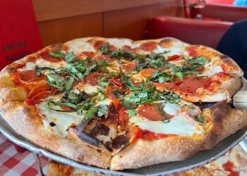 Kenny's East Coast Pizza & Great Italian Food Plano Pizza Places