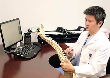 Kevin K. Li, MD - Pasadena, CA Pain Management Doctors - Doctor Working Image