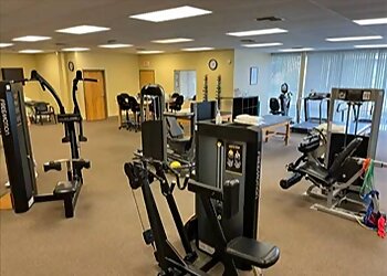 Tampa Physical Therapists Kim Moncrieff, PT, DPT - SELECT PHYSICAL THERAPY South Tampa