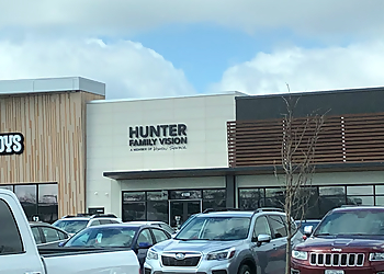 Overland Park Pediatric Optometrists Kim Swan, OD - HUNTER FAMILY VISION