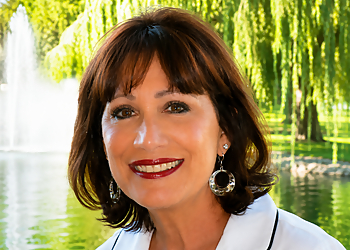 Kimberly Quinn - TRANQUILITY HYPNOSIS - Peoria, AZ Hypnotherapy - Doctor Portrait Image