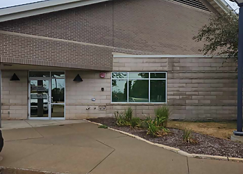 Des Moines Dermatologists Kirsten E. Dickinson, MD, FAAD - FOREFRONT DERMATOLOGY CLIVE