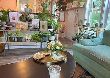 Kismet Coffee & Bloom - Cedar Rapids, IA Cafe - Restaurant Interior Image