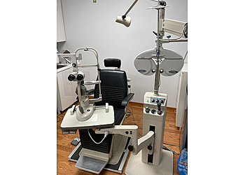 Glendale Pediatric Optometrists Krissa Lindsay, OD - ARROWHEAD OPTOMETRY