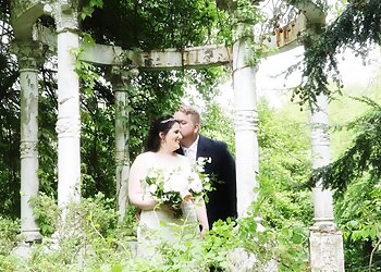 Toledo Wedding Photographers Kurt Nielsen Photography, Inc.