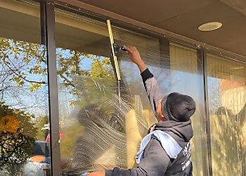 Chicago Window Cleaners L.A. McMahon Window Washing, Inc.