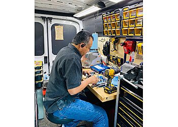 La Llave Maestra Brownsville Locksmiths image 1