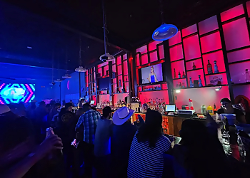 Bakersfield Night Clubs La Movida NightClub