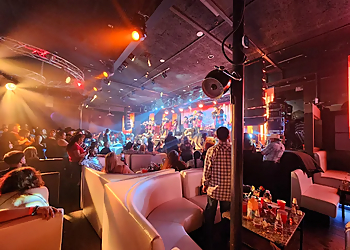 Bakersfield Night Clubs La Movida NightClub