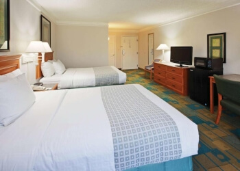 La Quinta Inn & Suites by Wyndham Phoenix West Peoria - Peoria, AZ Hotels - Hotel Room Image