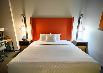 Santa Ana Hotels La Quinta Inn & Suites by Wyndham Orange County Airport